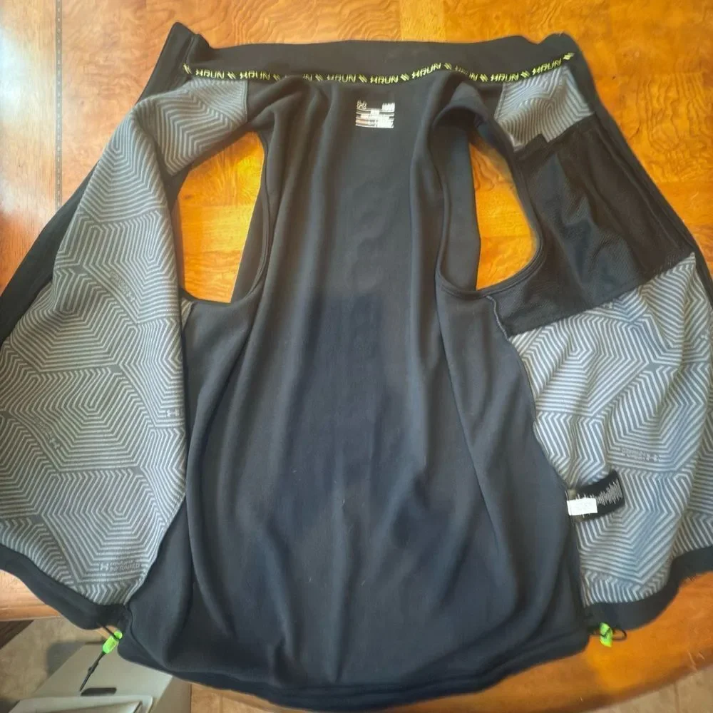 The North Face Men's Two-Tone Black and Gray Vest